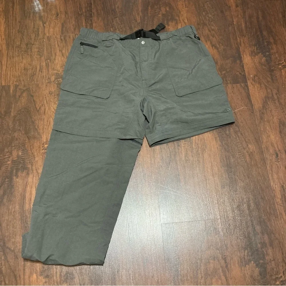 The North Face Short/Court Convertible Utility Pants plenty of pockets XXL GuC - Picture 10 of 16